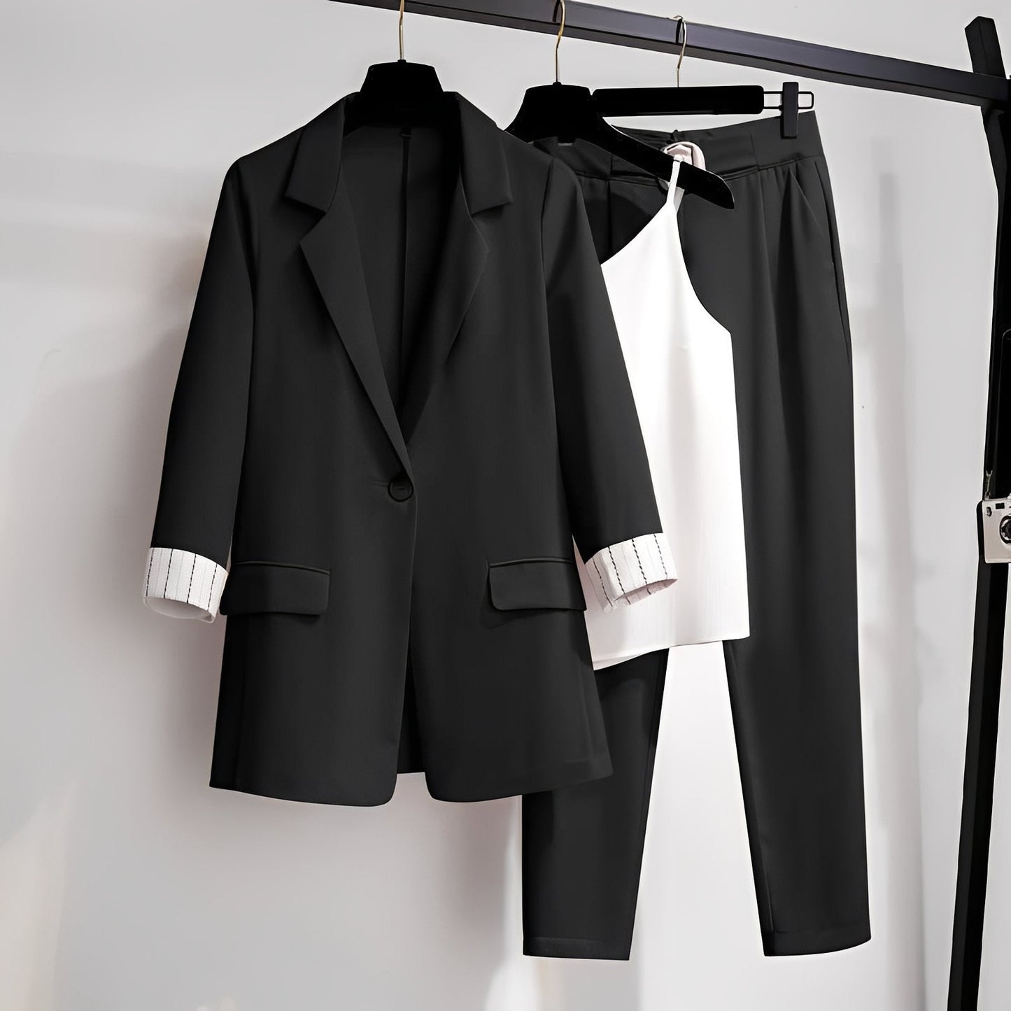 Paula - Stylish women's three-piece blazer set
