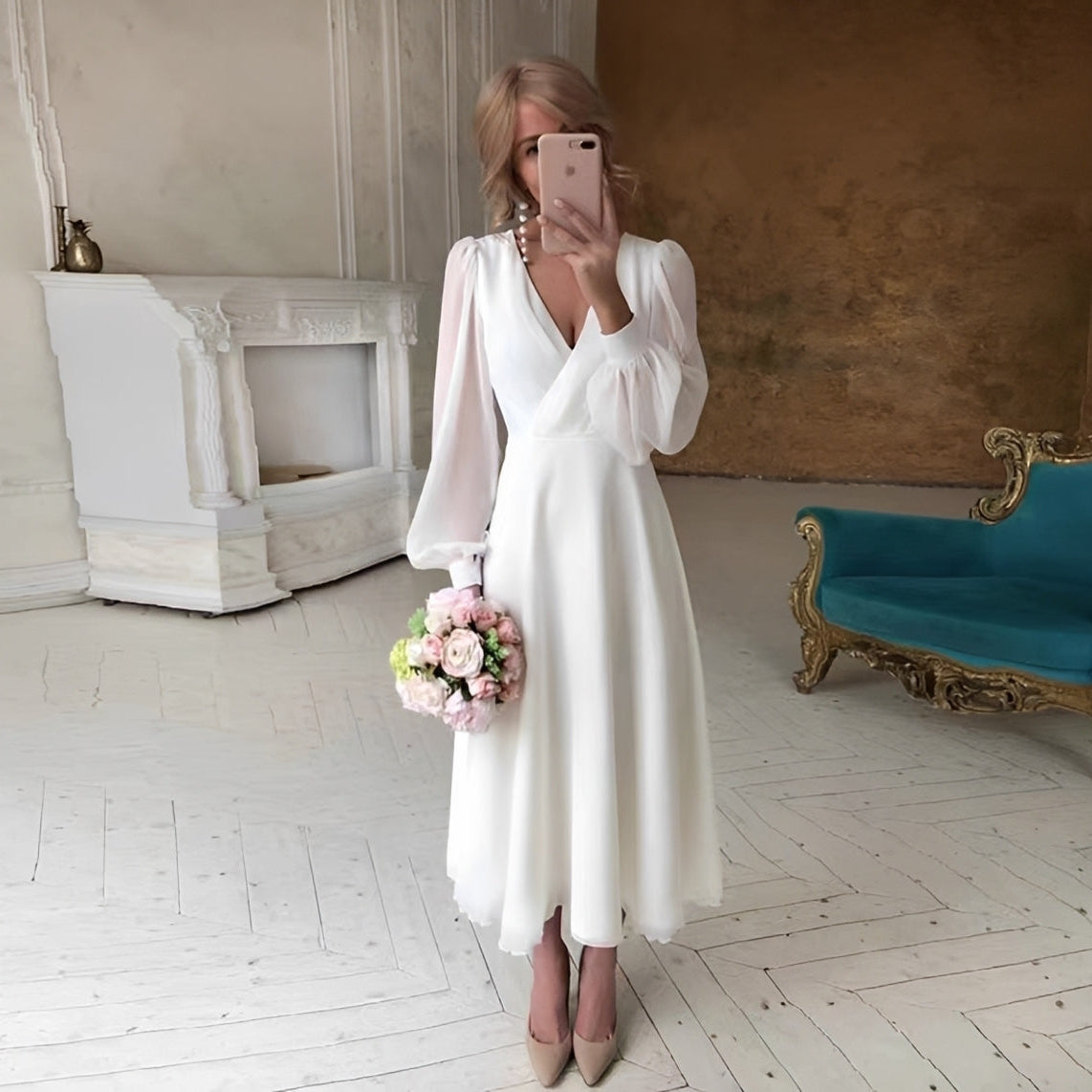 Carla - Stylish, flowing long-sleeve dress for women