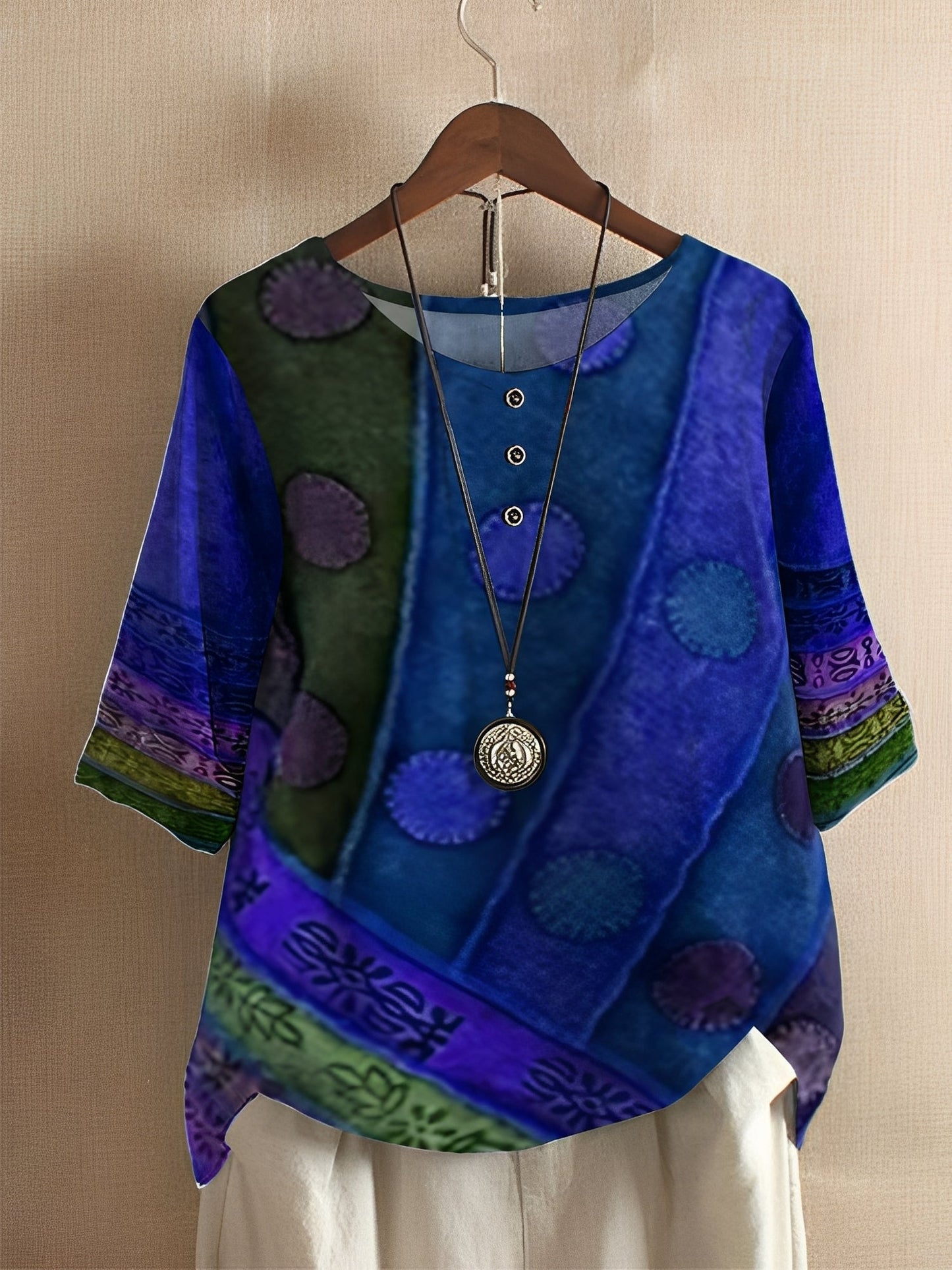 Hennie - Women's loose-fit shirt with print