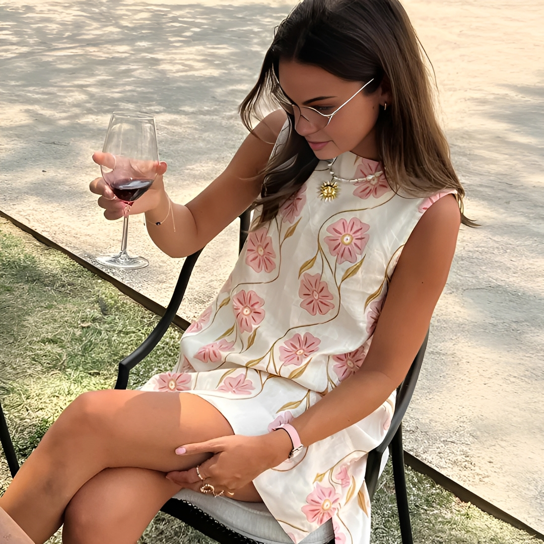 Kemberly - Chic sleeveless mini dress