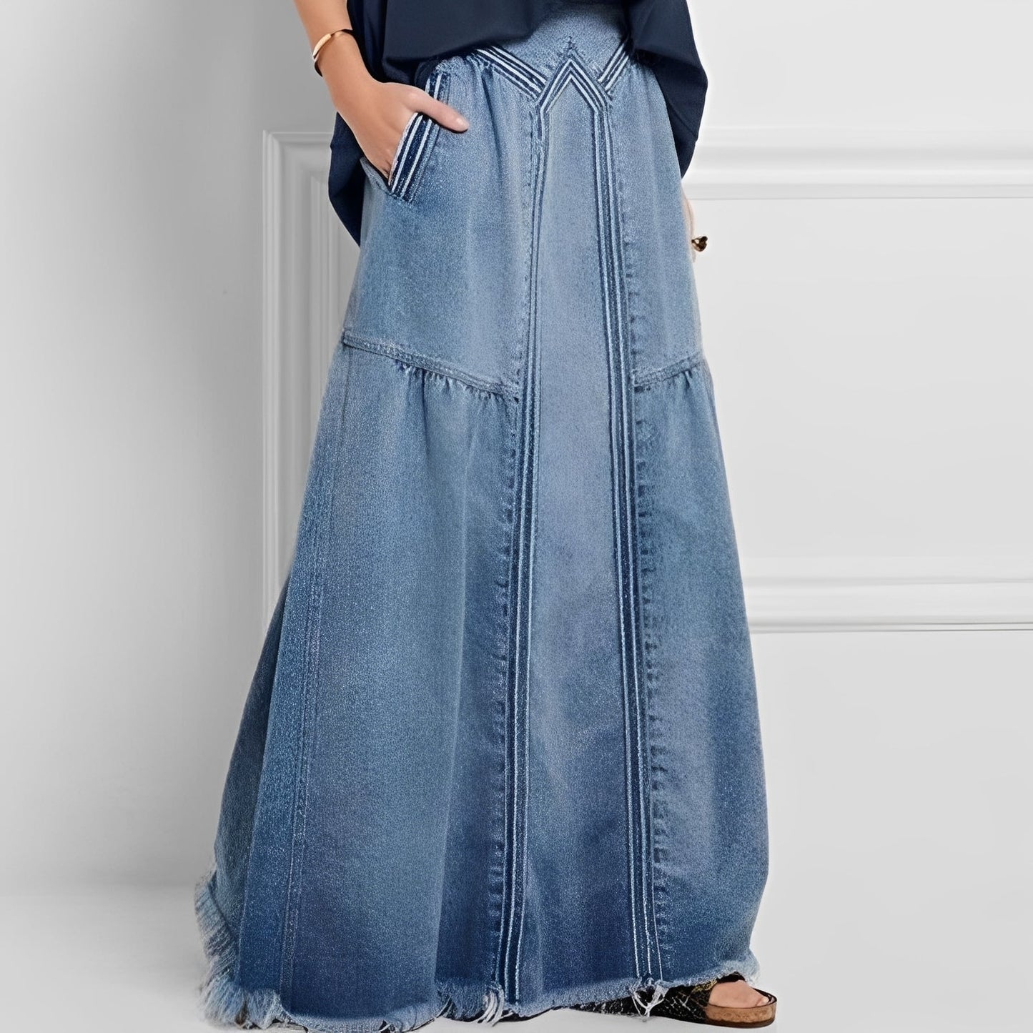 Nella - Trendy women's denim skirt with pocket