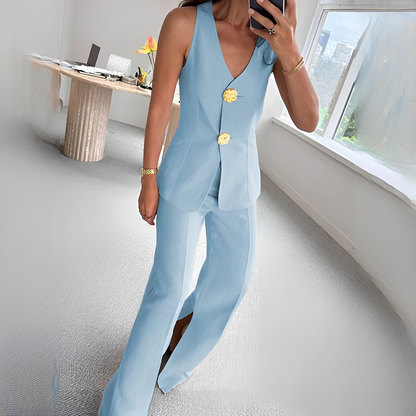 Verna - Casual sleeveless top and pants ensemble