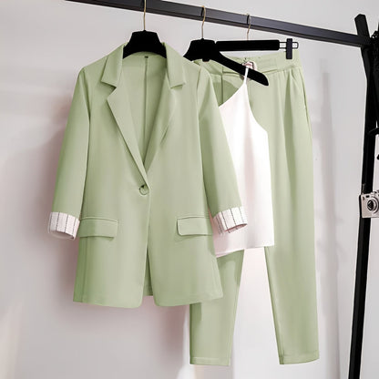 Paula - Stylish women's three-piece blazer set
