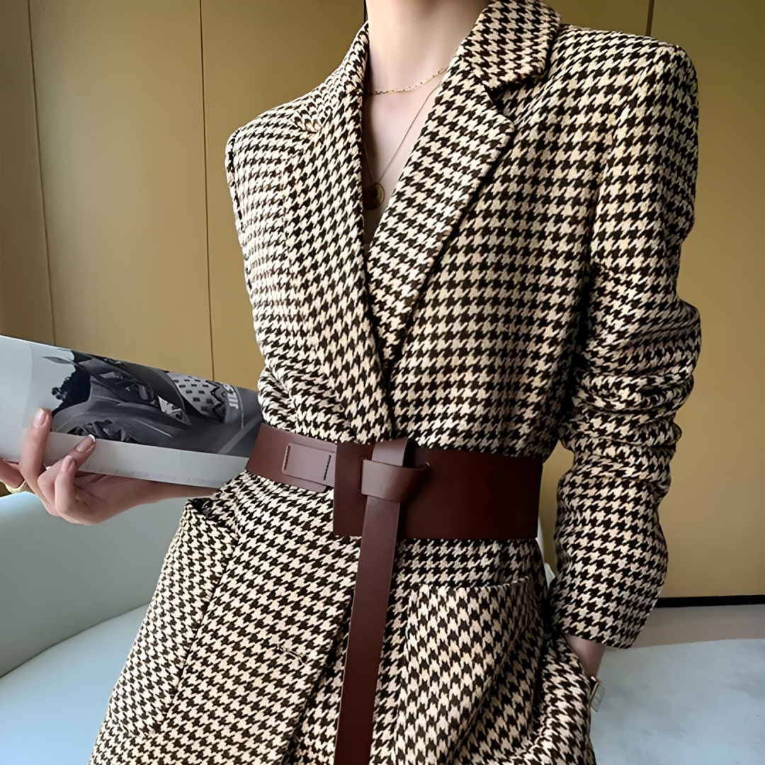 Julianna - Chic Blazer