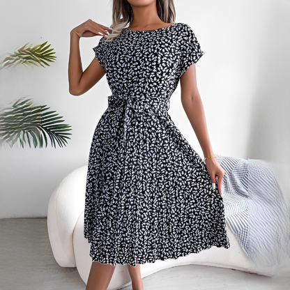 Lyka - Women's chic summer dress with short sleeves