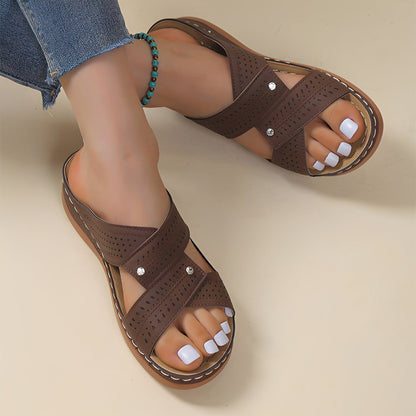Rhonda - Trendy Sandals with Crisscross Straps