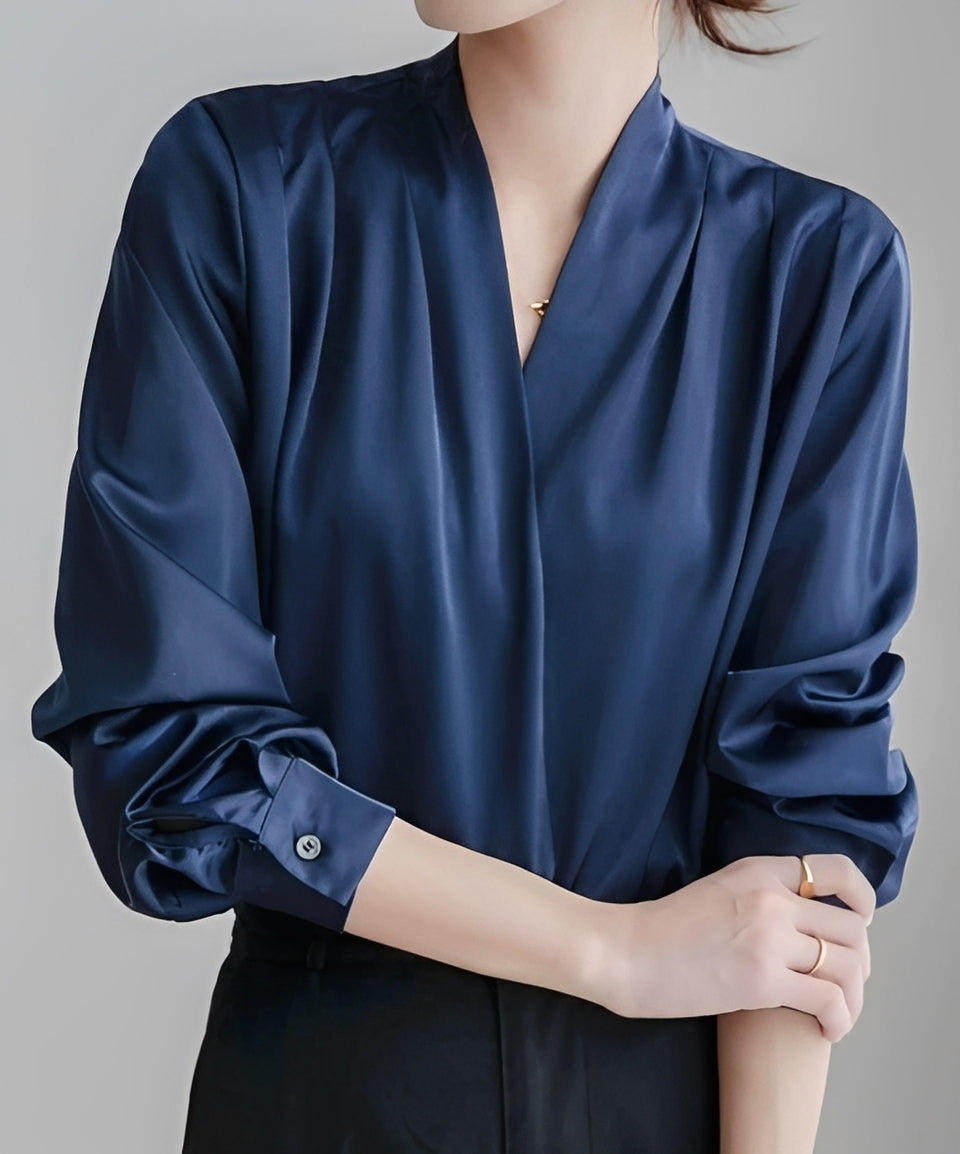 Isabel - Stylish V-neck Blouse
